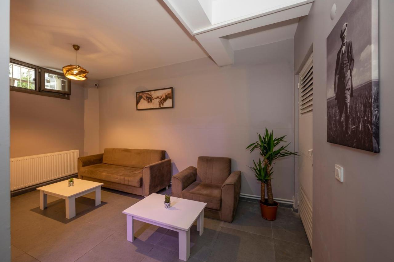 Taksim Square Hostel Istanbul Exterior foto